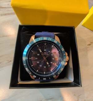 Invicta Pro Diver 40001 Rose Gold Quartz Case and Blue Silicone Strap Watch